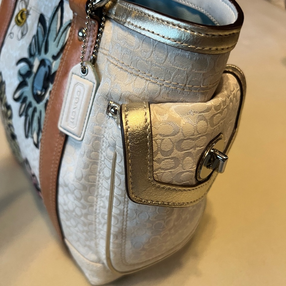 Coach Vintage Limited Edition Floral Bumblebee Signature Tote Bag/Wristlet Set - Picture 3 of 16